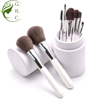 8 darabos sminkecset-készlet, szintetikus sörtékkel, fa nyéllel, PU vödrös csomagolás, márka G.R.C./Grace