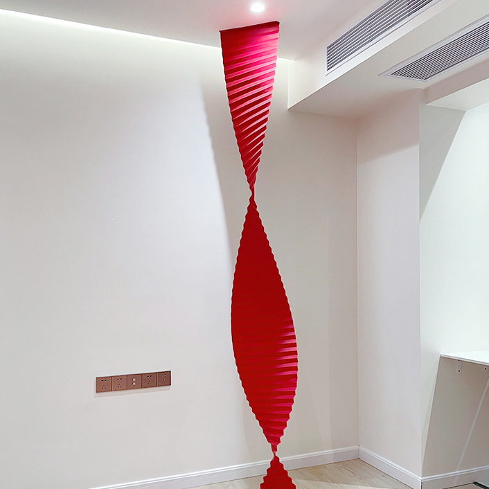 Esküvői dekoráció a helyszín berendezéséhez — összecsukható hullámos papír, origami hullám, girland