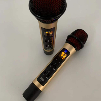 A6 Karaoke mikrofón do auta pre mobilný telefón, Bluetooth, vstavaná 1000mAh batéria, frekvenčný rozsah 100Hz–20kHz, SNR ≥95dB, výkon 5W, na živé vysielanie a nahrávanie
