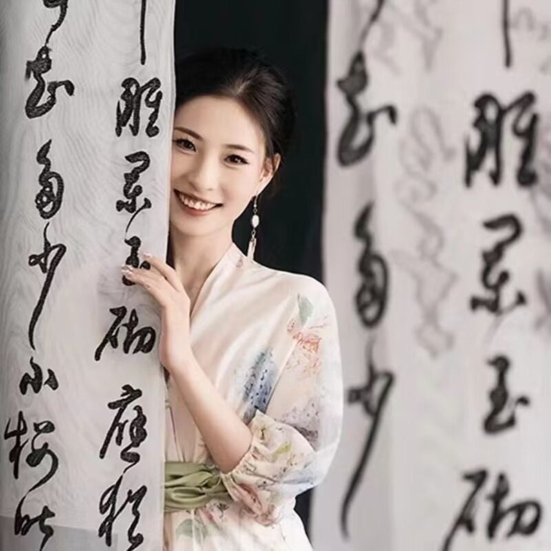 Chen Yi Țesătură de fundal pentru fotografia de produs – Stil chinezesc nou de caligrafie antic; Brand: Chen Yi; Tip: Țesătură de fundal; Scenarii: Fotografie de produs; Dimensiune: Vezi detalii; Dimensiune desfășurată: la comandă