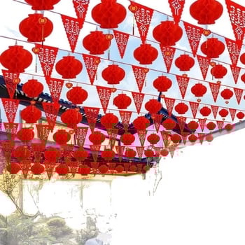 Esküvői helyszín dekorációs készlet: műanyag szalagokból készült girlandok, lámpások és banner „kettős boldogság”