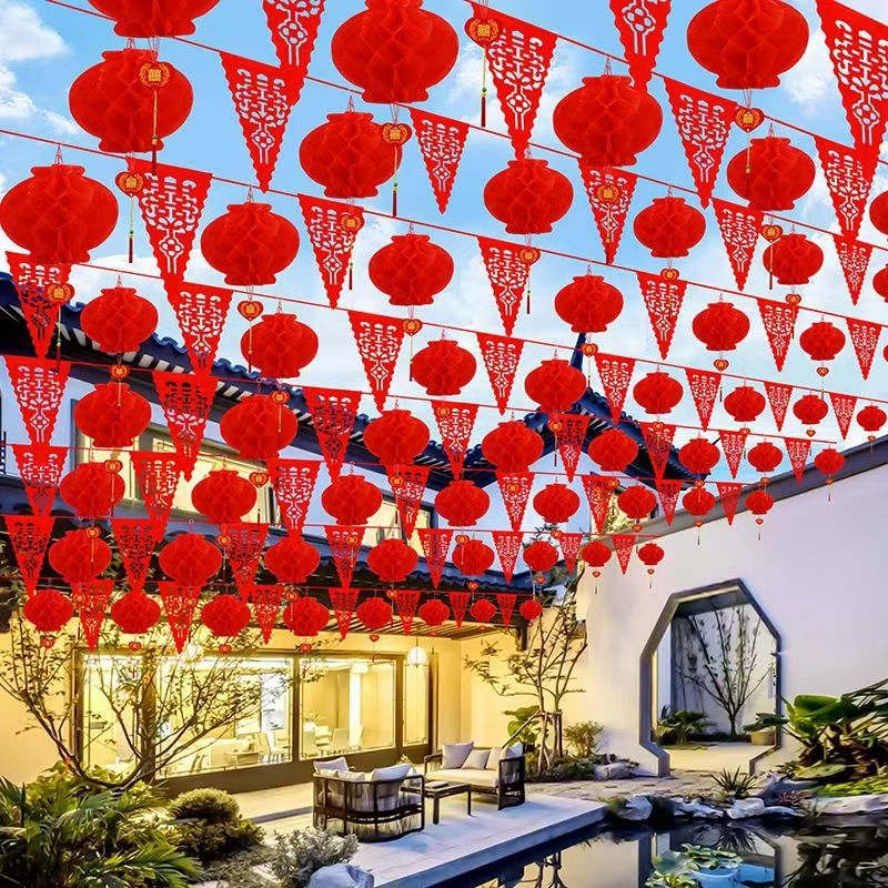 Esküvői helyszín dekorációs készlet: műanyag szalagokból készült girlandok, lámpások és banner „kettős boldogság”