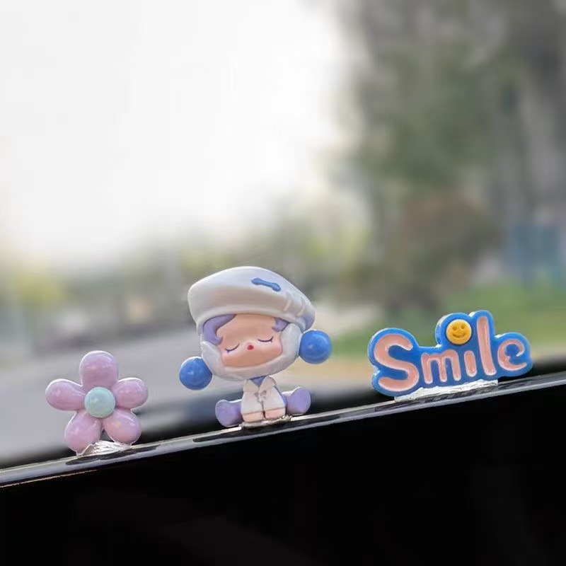 Figura od smole za unutrašnjost automobila, karikaturni stil, ukras za središnju konzolu sa zaslonom