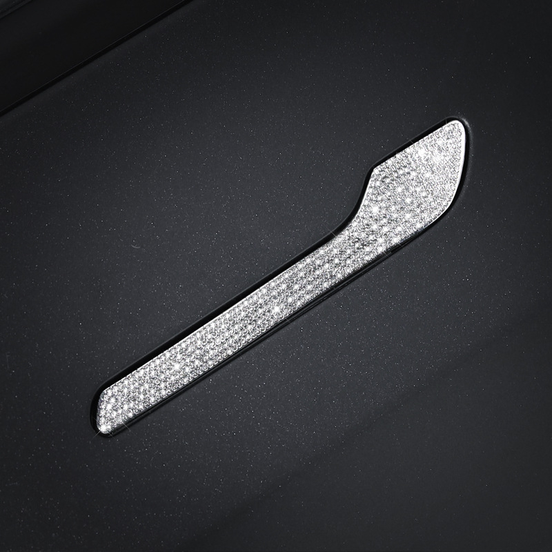 Unutarnje dekorativne naljepnice za Tesla Model 3 i Model Y — marka Yarisland, materijal: naljepnice, ukrašavanje logotipa dijamantima