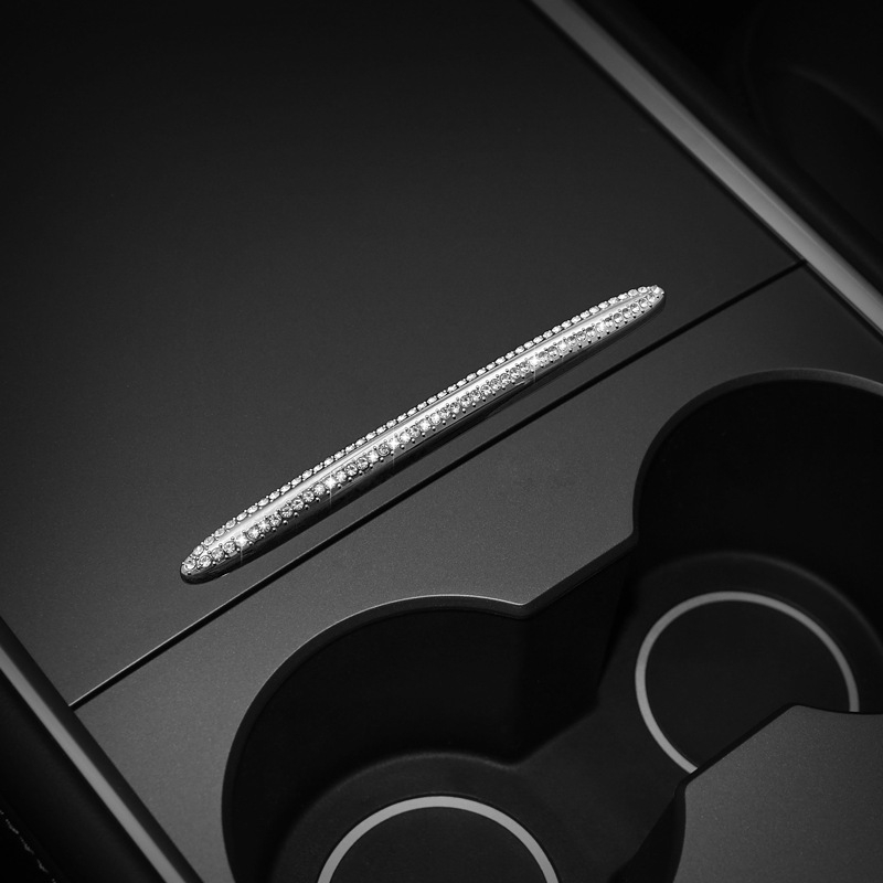 Unutarnje dekorativne naljepnice za Tesla Model 3 i Model Y — marka Yarisland, materijal: naljepnice, ukrašavanje logotipa dijamantima