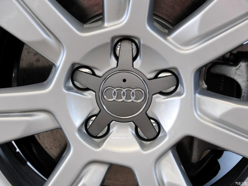 Централен капак за хъб на колелото за Audi, дизайн с 5 щипки, гумена изработка, универсално пасване