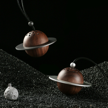 Fa anyagú autó aromaterápiás függő dísz, virágos illattal, 10–20 ml kapacitás