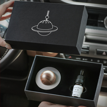 Fa anyagú autó aromaterápiás függő dísz, virágos illattal, 10–20 ml kapacitás