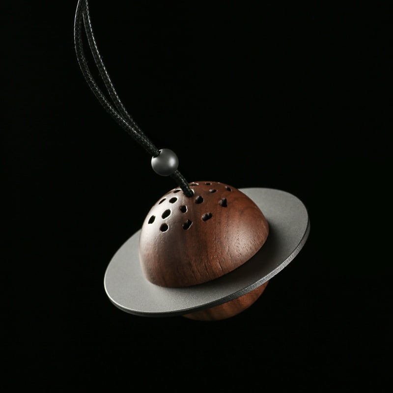 Fa anyagú autó aromaterápiás függő dísz, virágos illattal, 10–20 ml kapacitás