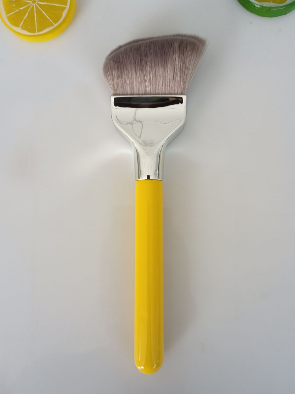 Двуостранна четка за фон дьо тон – не попива и не задържа пудра, модел BD, тип: четка за грим, срок на годност 3 години, подходяща за всички типове кожа