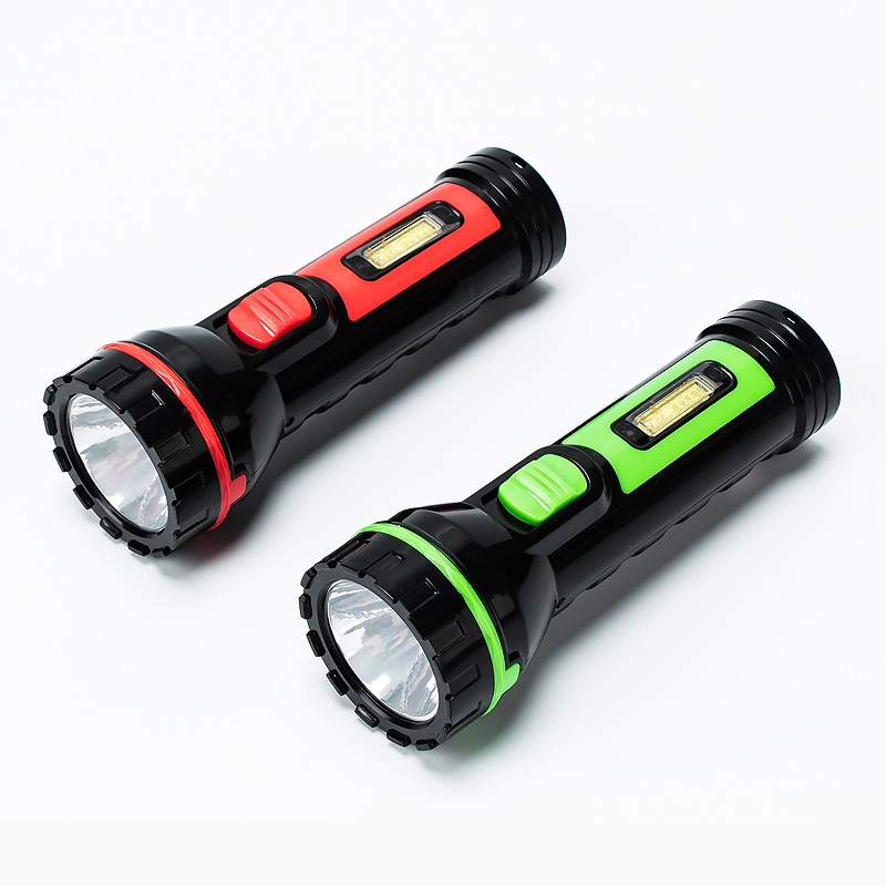 LED punjiva svjetiljka s ručnim pogonom, 360° rotirajuća glava, doseg 200–500 m