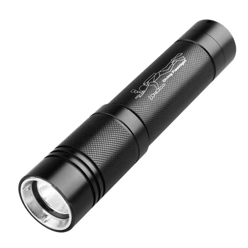 Podvodna profesionalna svjetiljka za ronjenje – aluminijska legura, LED, 10W, 1200 mAh, domet 100–200 m