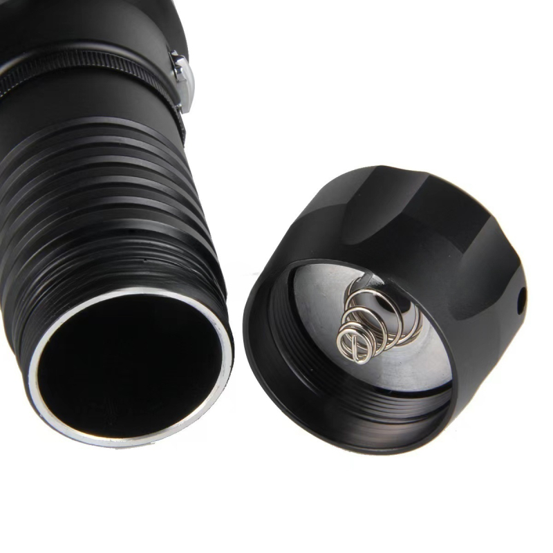 P70 potapljačka LED svjetiljka, aluminijsko kućište, 30W, 5000mAh, vodootporna, domet snopa 200–500 m