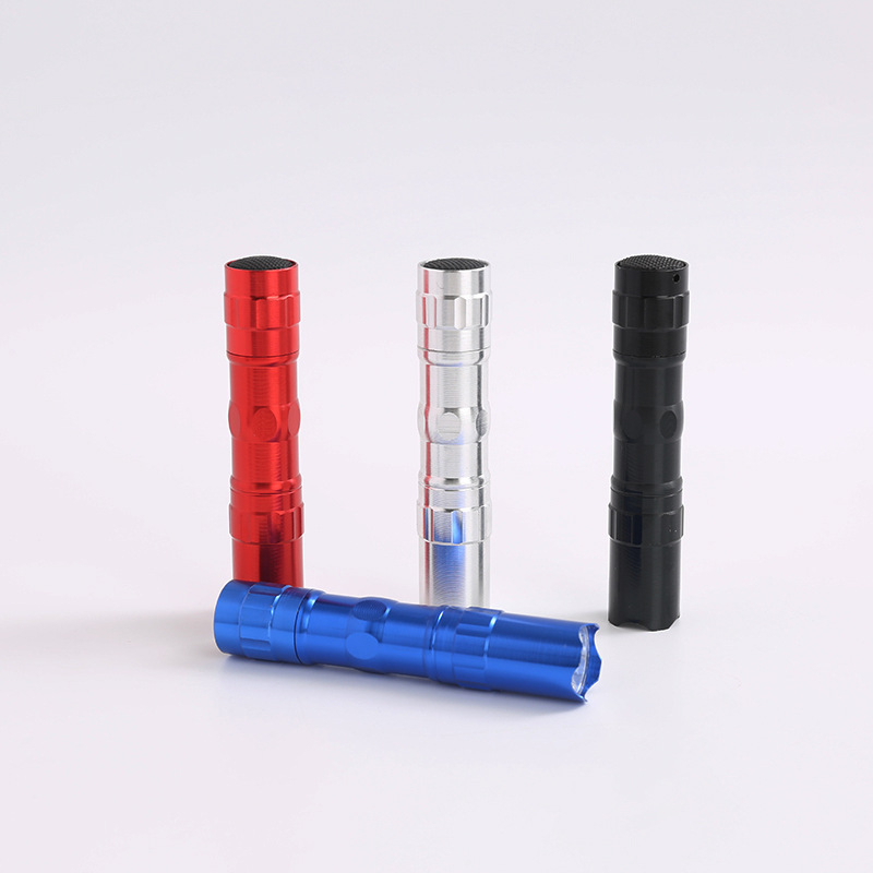 LED svjetiljka, mini prijenosna za vanjsku upotrebu, aluminijska legura, 3W, 5 suhim baterijama, LED + žarulja, domet 100–200 m