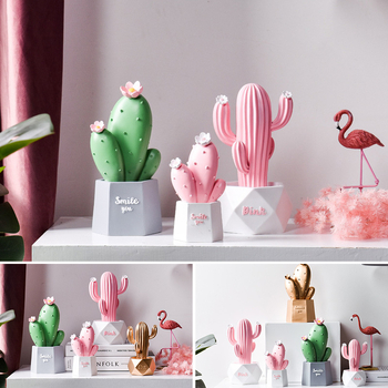 Recuzită fotografică cu cactus — decor de birou în stil Instagram