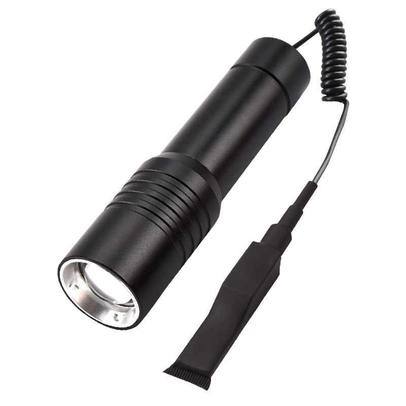 Taktička LED svjetiljka s optičkim zoomom, 10W, punjiva, domet 200–500 m, 360° rotacija