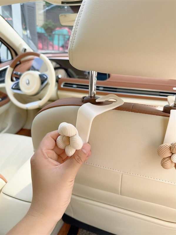 Kuka za stražnju sjedalu automobila – višenamjenski kuk u stilu crtića, Marka Shuai Hao, Materijal ABS, Model LJ-2023613-11, Bez prilagodbi