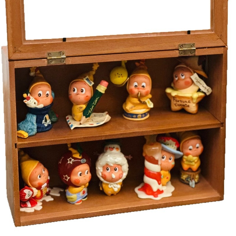 Figurákat tároló doboz — faanyagú, porálló, könnyű luxus stílus, fa textúra, nagy méret