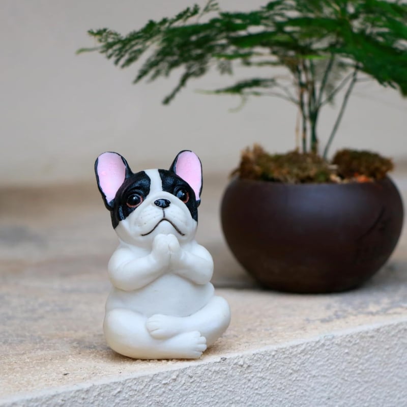 Statuetă din rășină: câine meditativ, decor pentru casă, birou sau mașină, stil desen animat