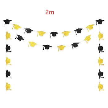 Zavjesa zastave za proslavu mature CONGRATS GRAD, sa svjetlucavim detaljima i motivom doktorskog šešira; Materijal: papir, vrpca; Kategorija: rekviziti za uređenje prostora; Primjereno za: dekoracije mature; Uzorak: bez uzorka