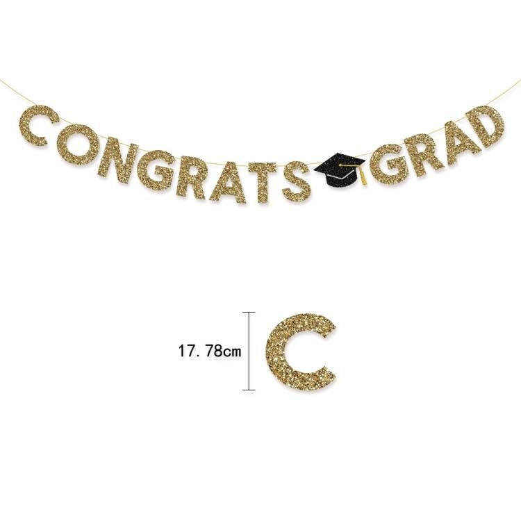 Zavjesa zastave za proslavu mature CONGRATS GRAD, sa svjetlucavim detaljima i motivom doktorskog šešira; Materijal: papir, vrpca; Kategorija: rekviziti za uređenje prostora; Primjereno za: dekoracije mature; Uzorak: bez uzorka