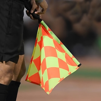 Zastava arbitra za trening – zastava za nogomet i druge loptaške sportove, pamuk/nerđajući čelik; pogodna za trčanje, košarku i druge sportove s loptom; kompatibilna s privatnim markama