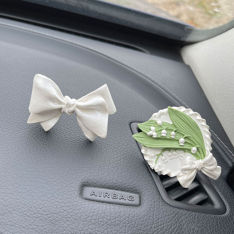 Auto aromaterapijski ukras s klipom za izlaz zraka, držač parfema od gipsa, Lily of the Valley, cvjetni miris