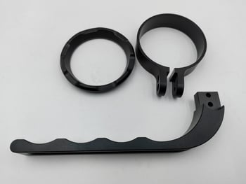 Napajano baterijsko kućište svjetiljke, CNC obrađeni aluminijski spoj, vanjska LED potražna svjetiljka, prilagodljivo