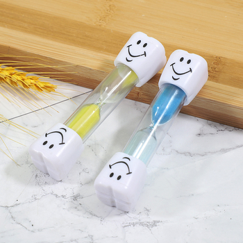 Klepsidra s osmijehom – stakleni privjesak, jednostavan i moderan stil, s logom