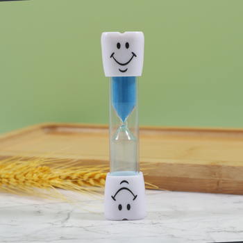 Klepsidra s osmijehom – stakleni privjesak, jednostavan i moderan stil, s logom