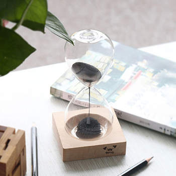 Sat s pijeskom za stolnu dekoraciju, ručna izrada staklo, borosilikatno staklo i bukova baza, moderni minimalistički stil