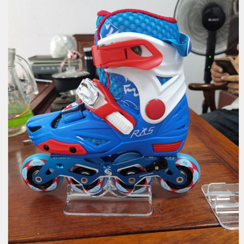 Raft de afișaj pentru role, cu design cu un singur rând de roți și tavă pentru pantofi, pentru adulți