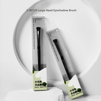 Prenosná súprava štetcov na make-up: štetec na obočie, štetec na make-up, kontúrny štetec a štetec na očné tiene