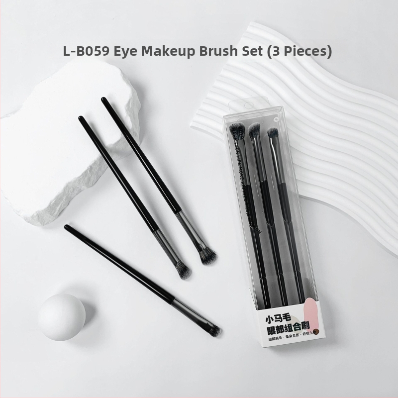 Prenosná súprava štetcov na make-up: štetec na obočie, štetec na make-up, kontúrny štetec a štetec na očné tiene