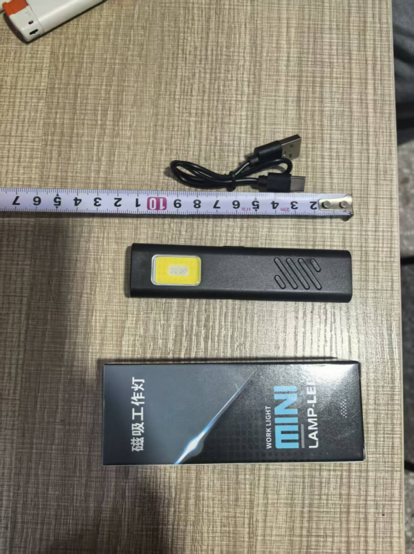 Magnetska COB radna svjetiljka, ultratanka prijenosna LED svjetiljka za vanjske uvjete, punjiva 3W, 450 mAh, trajanje baterije 6–12 h, uključeno punjač