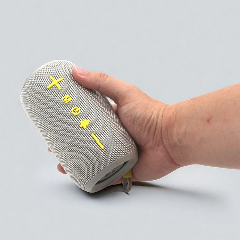 Prijenosni Bluetooth zvučnik s Bluetooth 5.3, izlaz 10W, frekvencijski raspon 100 Hz–20 kHz, SNR ≥95 dB, ugrađena baterija 1200–2000 mAh