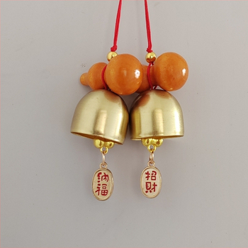 DIY náhrdelník zvonček — kovový zvonček na vianočné a novoročné dekorácie, moderný minimalistický štýl, značka Unique