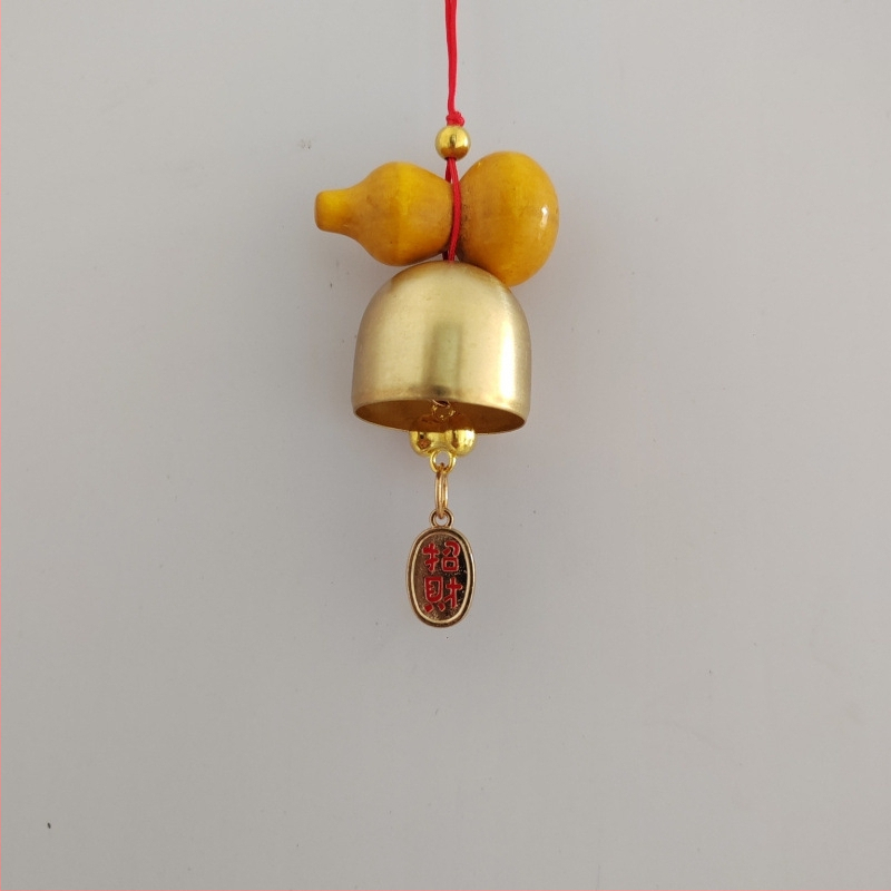 DIY náhrdelník zvonček — kovový zvonček na vianočné a novoročné dekorácie, moderný minimalistický štýl, značka Unique