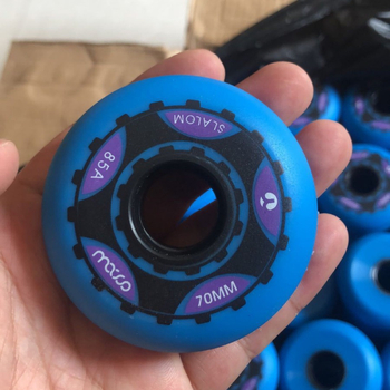 Gyerekeknek szóló görkorcsolya - PVC felsőrész, egy sor kerék, rugalmas PU anyag, 85A keménység