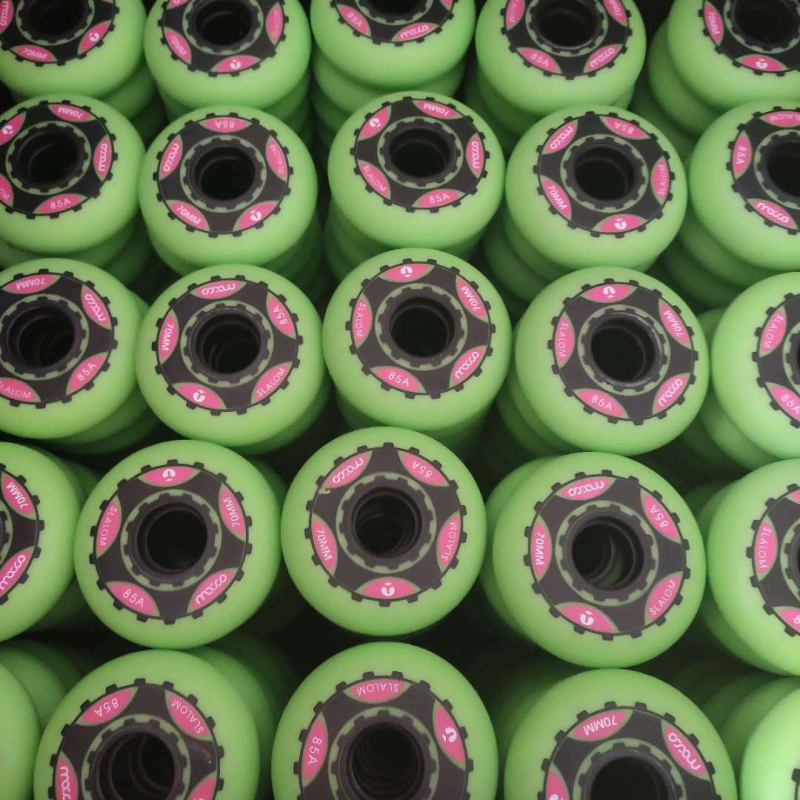 Gyerekeknek szóló görkorcsolya - PVC felsőrész, egy sor kerék, rugalmas PU anyag, 85A keménység