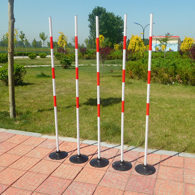 Shuangyi Čvrsta baza za trening od livanog željeza sa marker stubom i čeličnom šipkom za nogometne prepreke