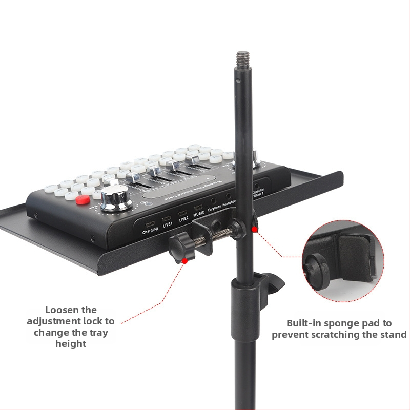 Kovový stojan na mikrofón s zásobníkom na zvukovú kartu, model Sound Card Tray, od HZM&C, pre live vysielanie