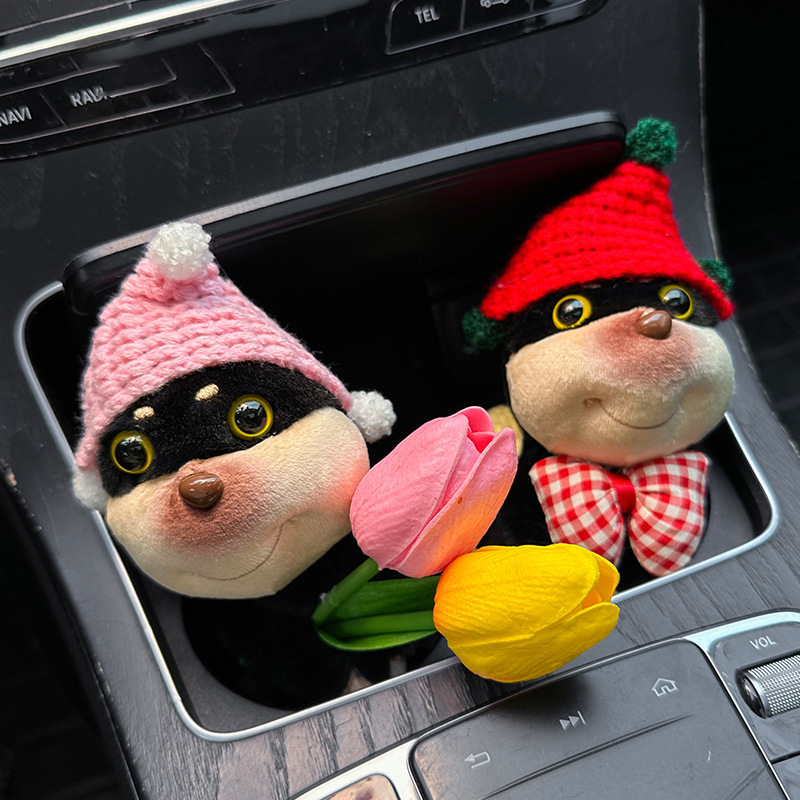 Unutarnja dekoracija automobila – plišani lik u karikaturalnom stilu, marka Create, dekoracija; materijal: tkanina; stil: crtani; marka: Create; funkcija: dekoracija