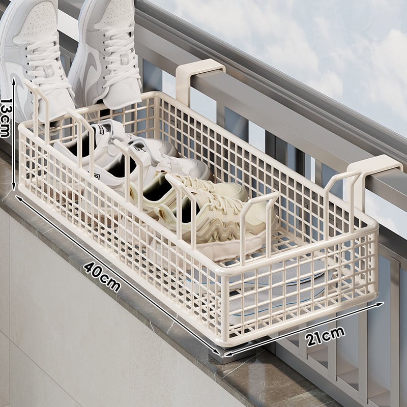 Falaszerelhető, több emeletes cipőállvány függő kosárral és védőkorláttal, fúrás nélküli telepítés