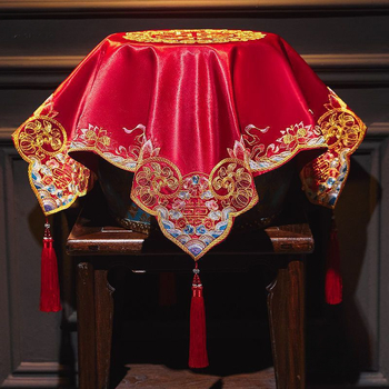 Vjenčana haljina u stilu Xiuhe s ukrašenim satenom i gazastim veoom, drevni stil