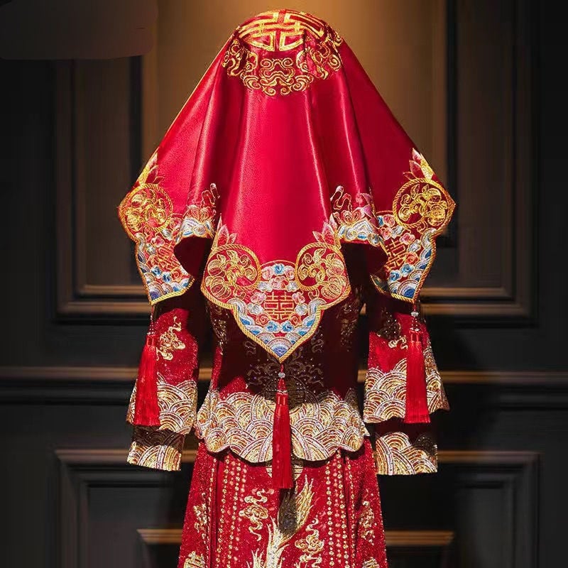 Vjenčana haljina u stilu Xiuhe s ukrašenim satenom i gazastim veoom, drevni stil