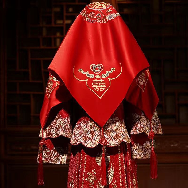 Vjenčana haljina u stilu Xiuhe s ukrašenim satenom i gazastim veoom, drevni stil