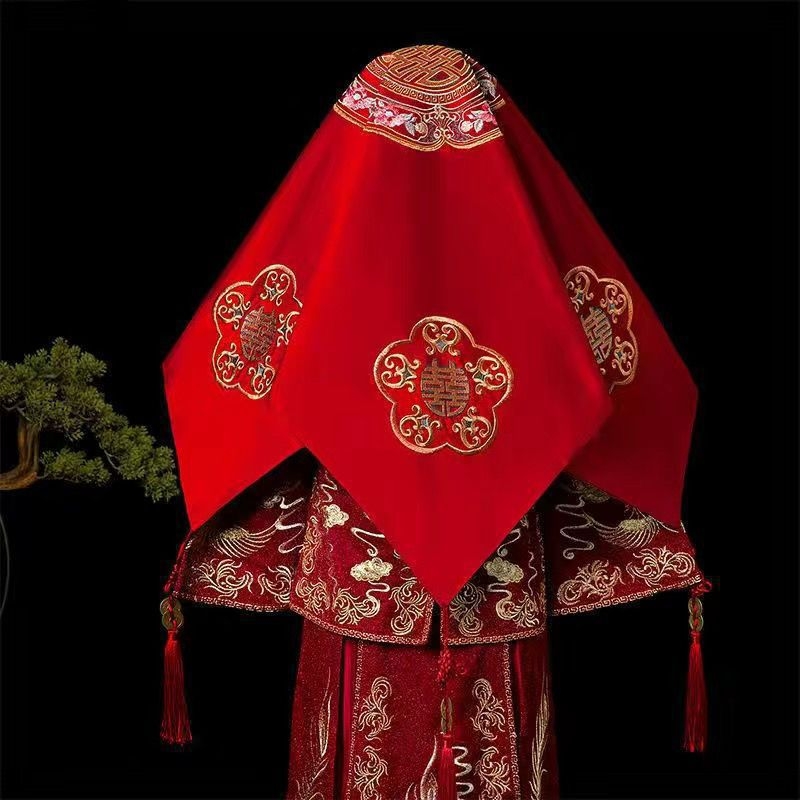 Vjenčana haljina u stilu Xiuhe s ukrašenim satenom i gazastim veoom, drevni stil