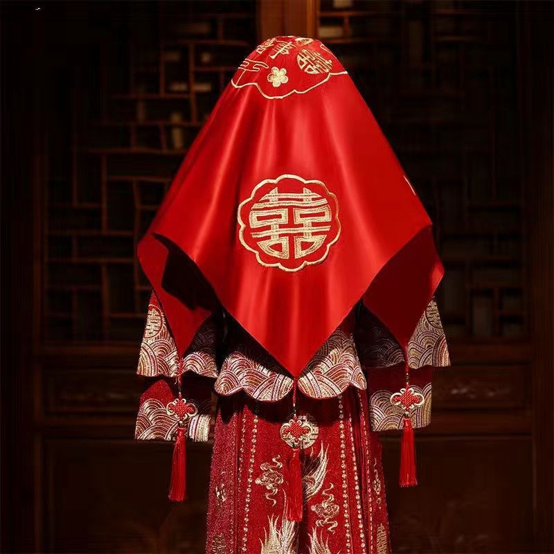 Vjenčana haljina u stilu Xiuhe s ukrašenim satenom i gazastim veoom, drevni stil