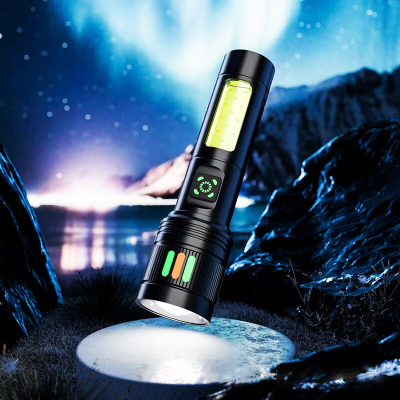 Hosszú hatótávolságú zseblámpa lézersugárral és oldalsó világítással (Alumíniumötvözet, 10W, 200–500 m hatótáv, 360° forgás)